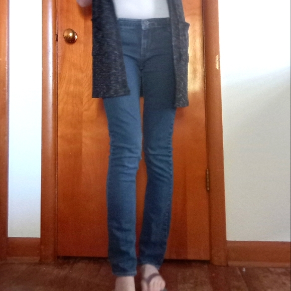 Levi Mid Rise Medium Dark Wash Skinny Jeans 14 Regular - Picture 3 of 13